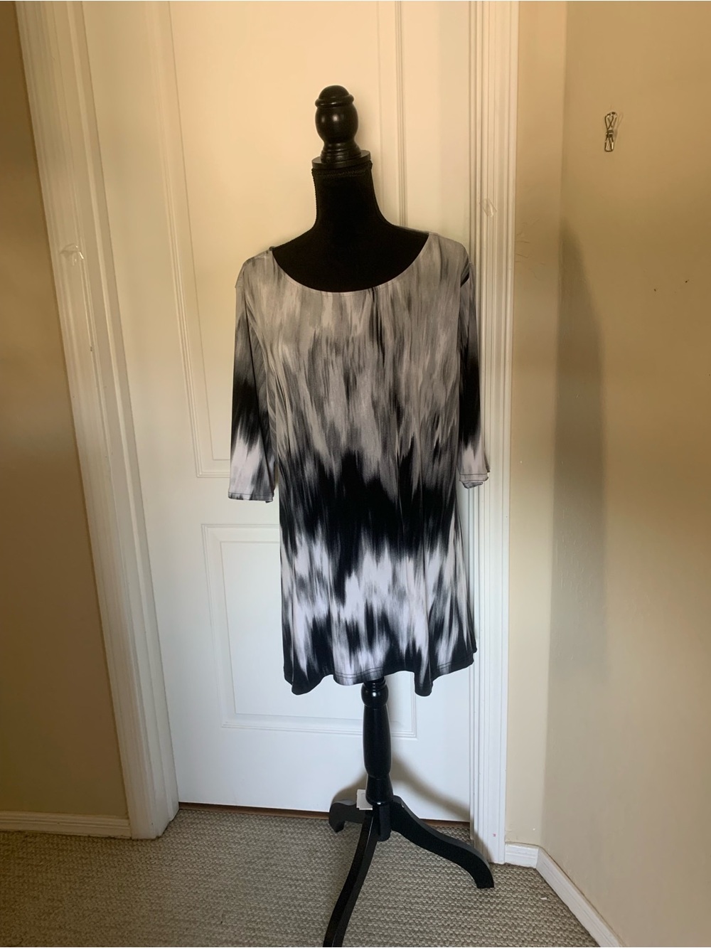 Linea by Louis Dell'Olio Black and White Tie-Dye Scoop Neck Tunic